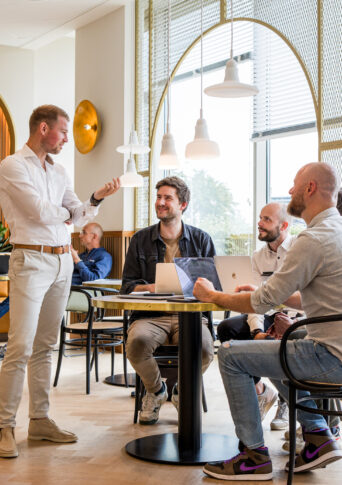 didi frank ruben niek tafel lobby